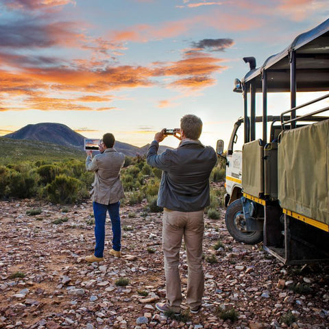 Isathub Isavi conecta satelitalmente tus dispositivos móviles